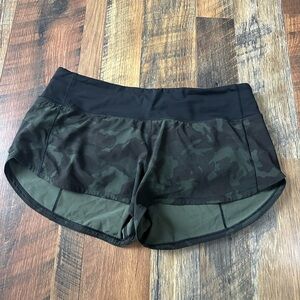 Lululemon Athletica Black and Green Camo Women's Athletic Shorts